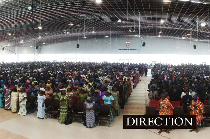 Large congregation in Ghana